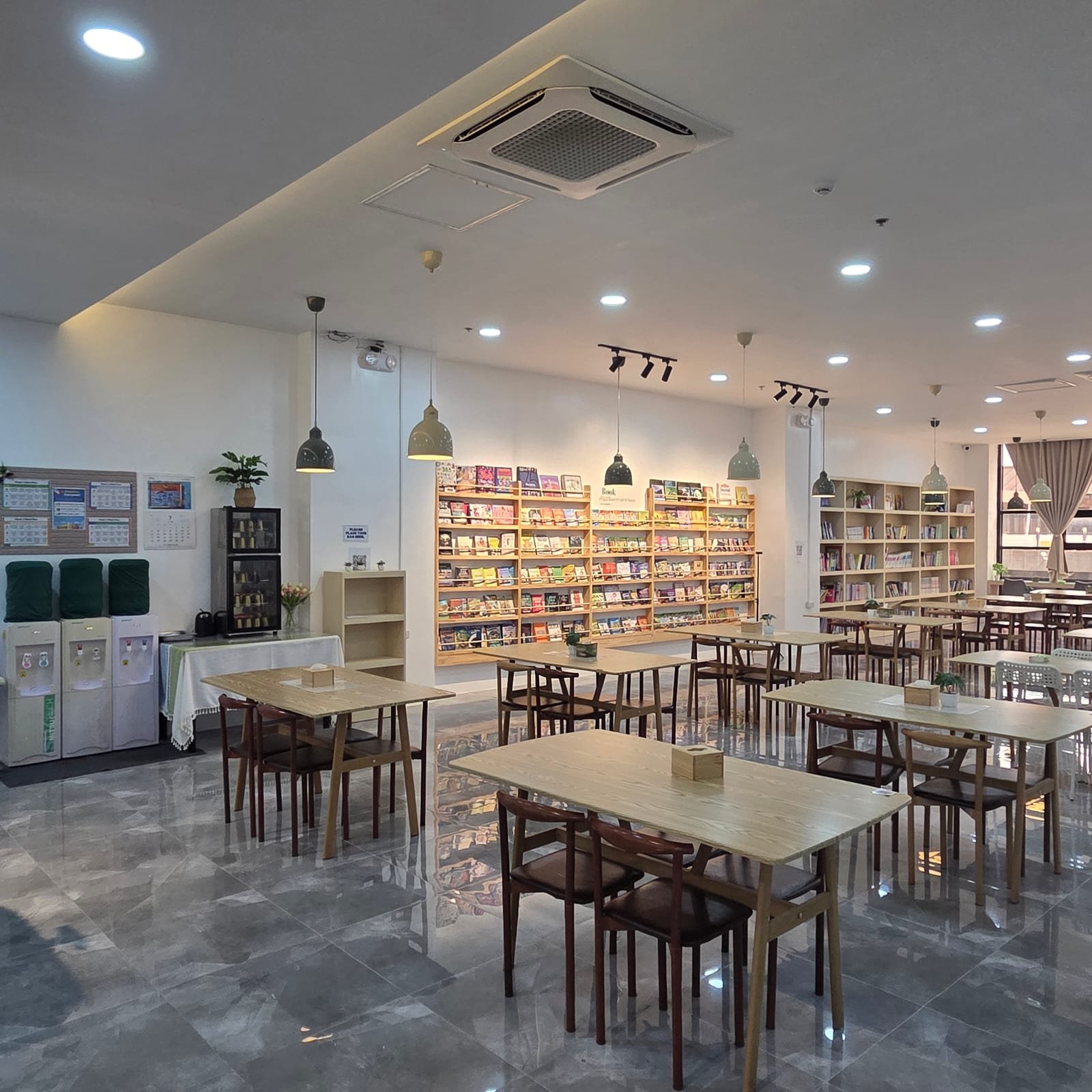 Talk Academy 學生餐廳的用餐環境
