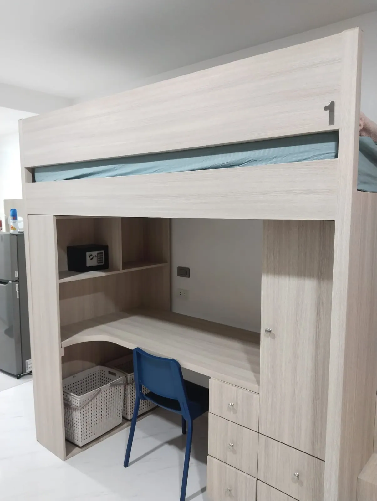 4-person dorm (3+1 · Quad) — Talk Academy Clark