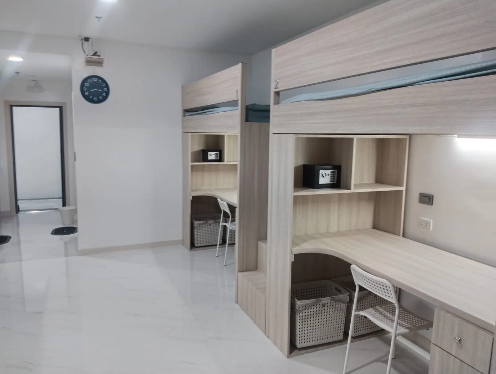 4-person dorm (3+1 · Quad) — Talk Academy Clark